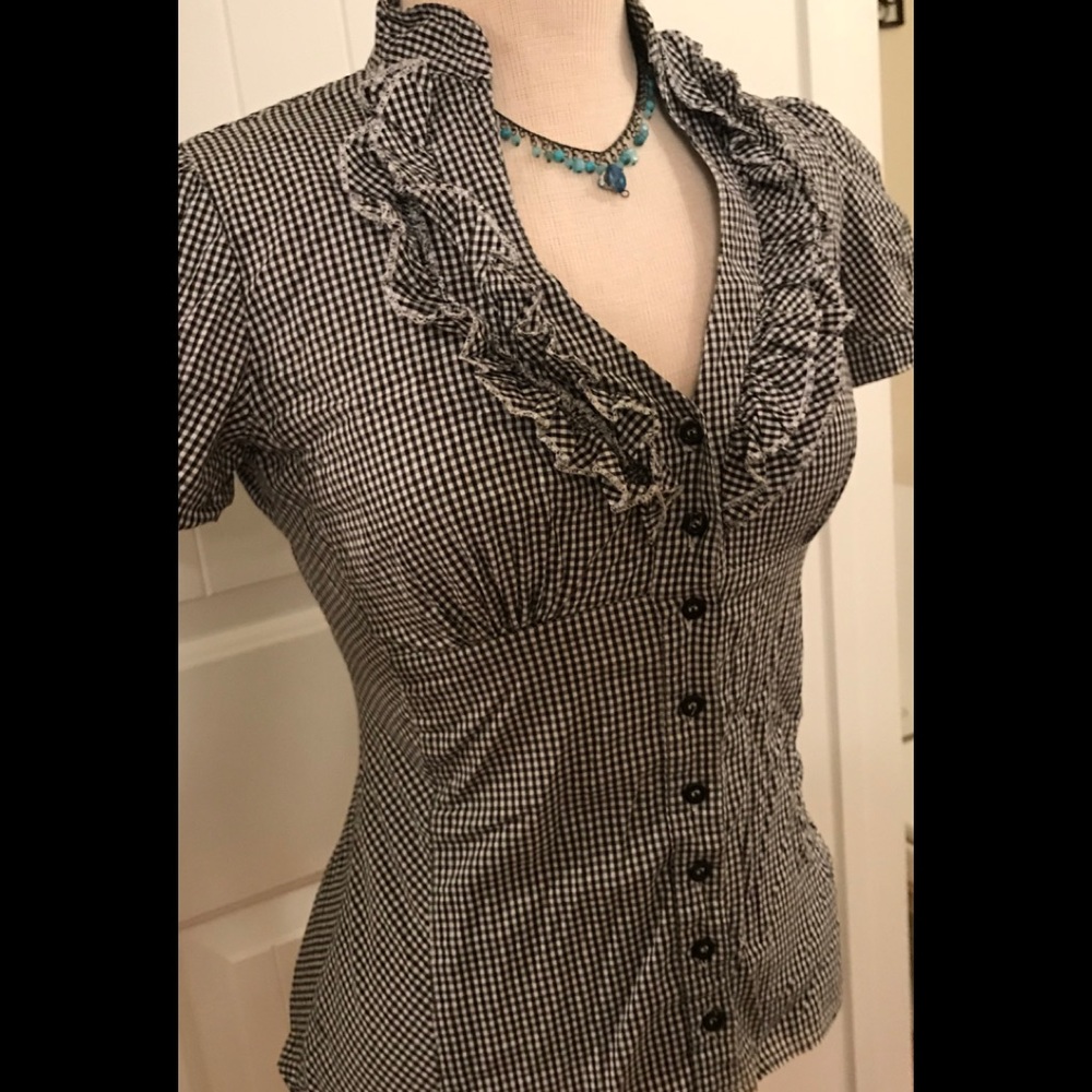 Flirty Button down checkered  ruffled top xs/s